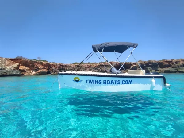 Alquiler barco en Menorca - Twinsboats